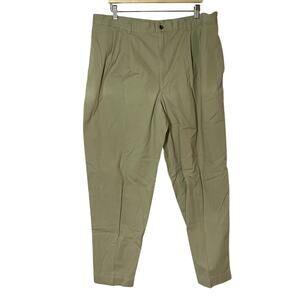 L.L. Bean tan pleated front pants men's size 42X32 100% cotton trousers khaki